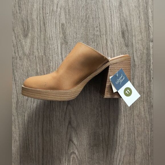 UNIVERSAL THREAD WOMEN'S PLATFORM MULES - Picture 4 of 5